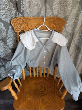 Gray Crop Cardigan with White Ruffle Collar